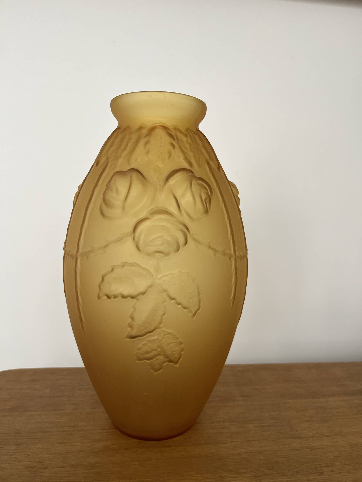 Art Deco Vase "Roses" H30cm amber glass