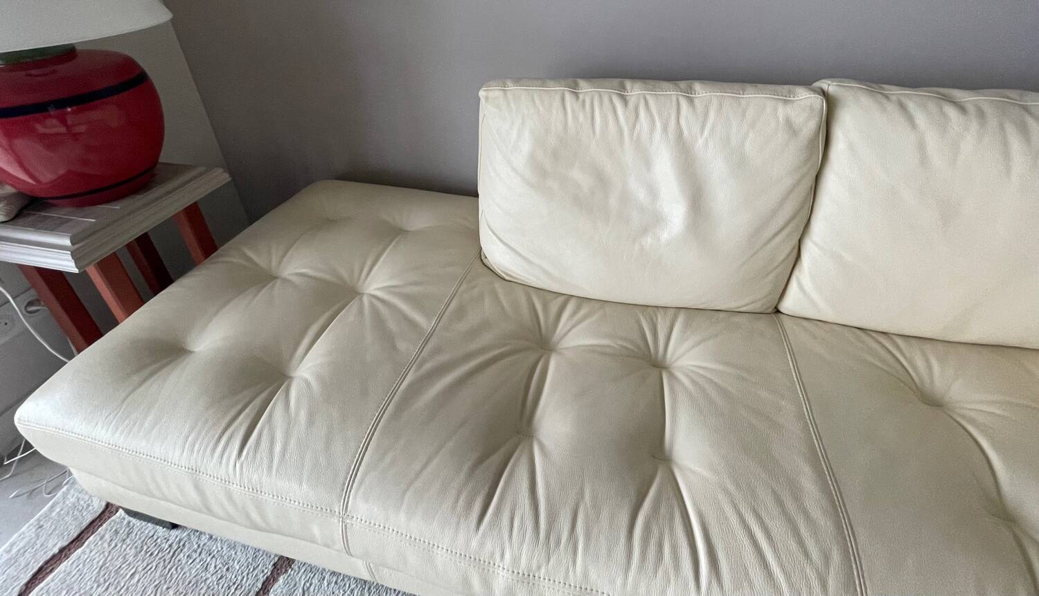 Panoramic leather lounge