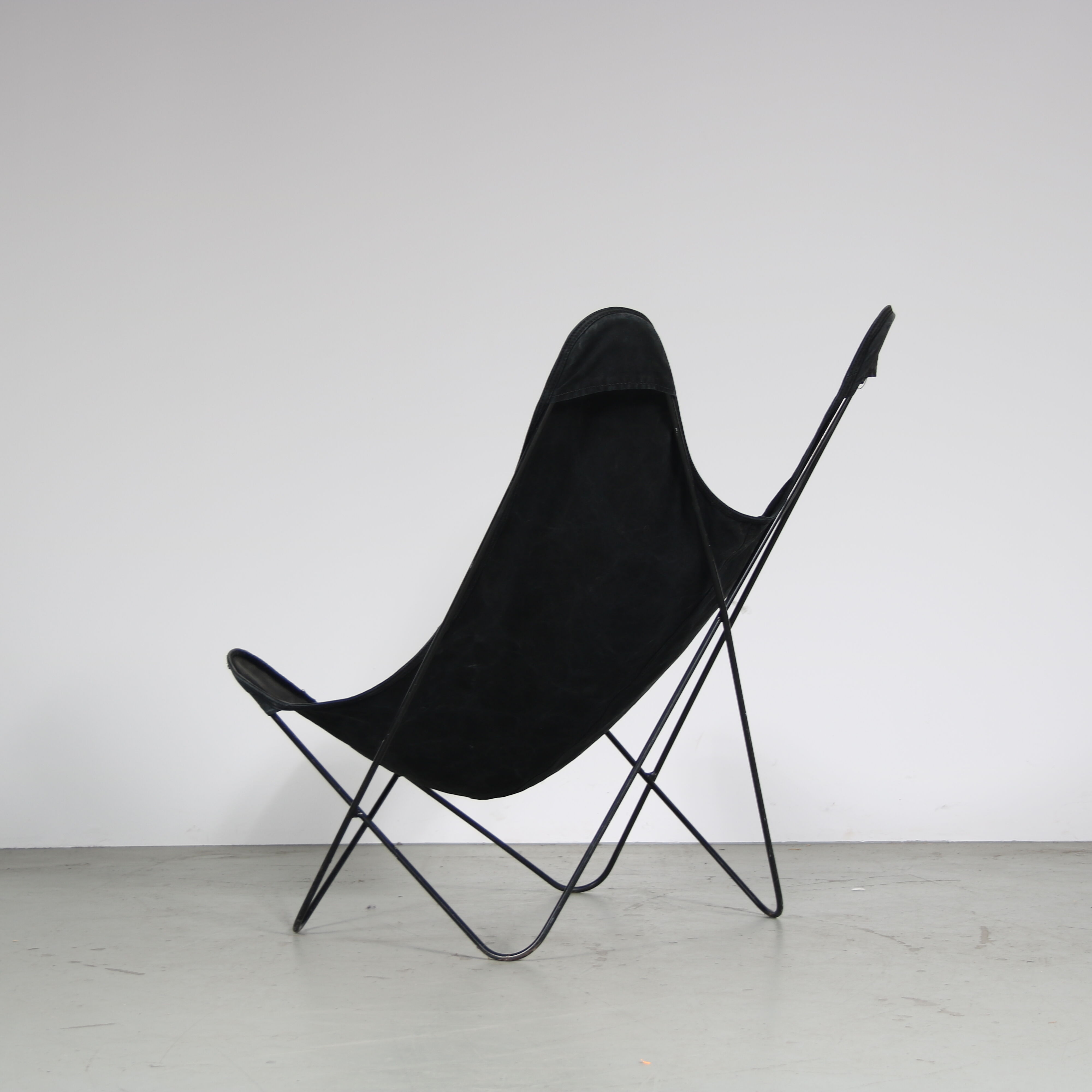 1950 “Butterfly” chair for De Beijenkorf, Netherlands