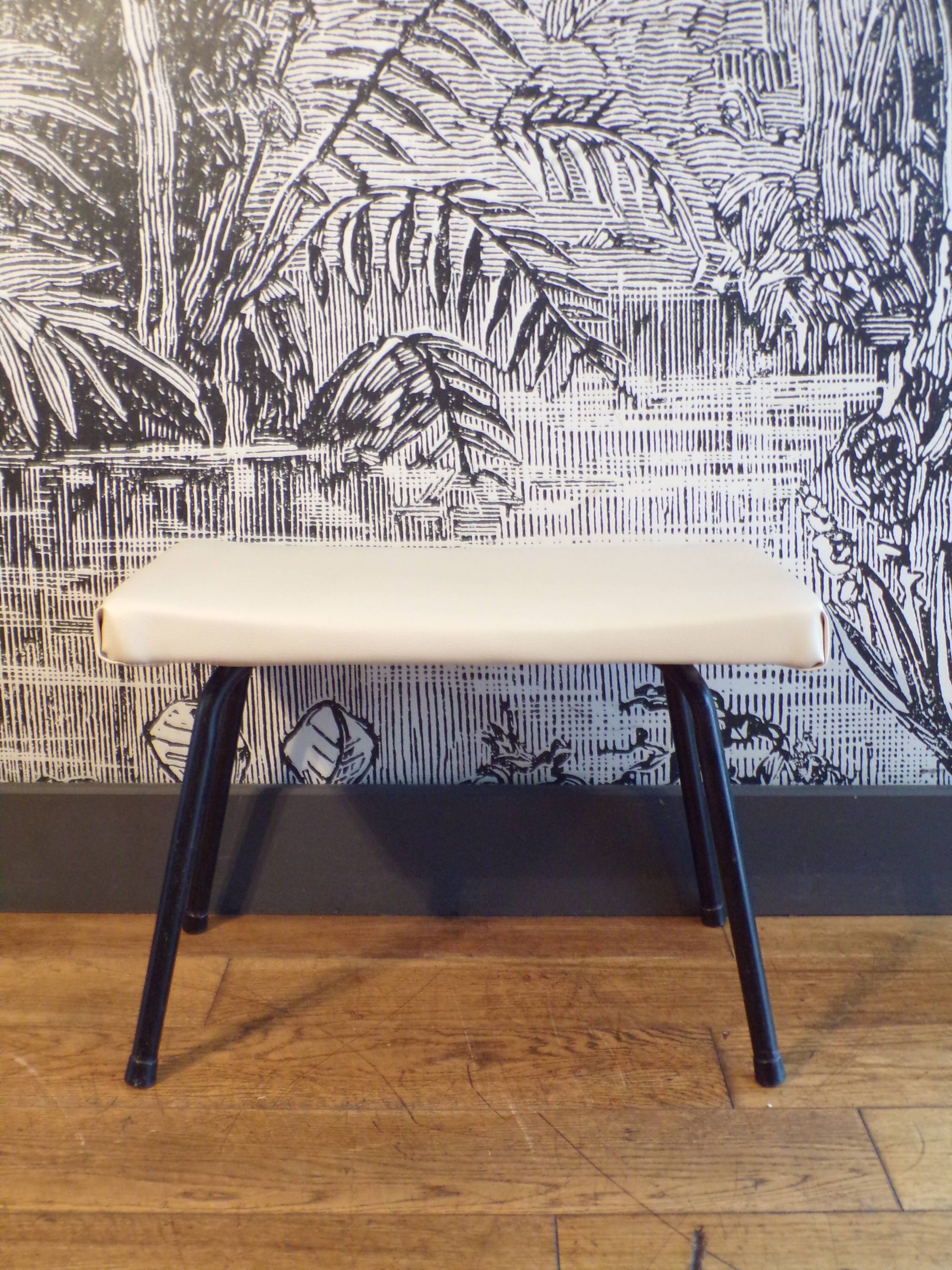 Tabouret taureau par Pierre Guariche pour Meurop