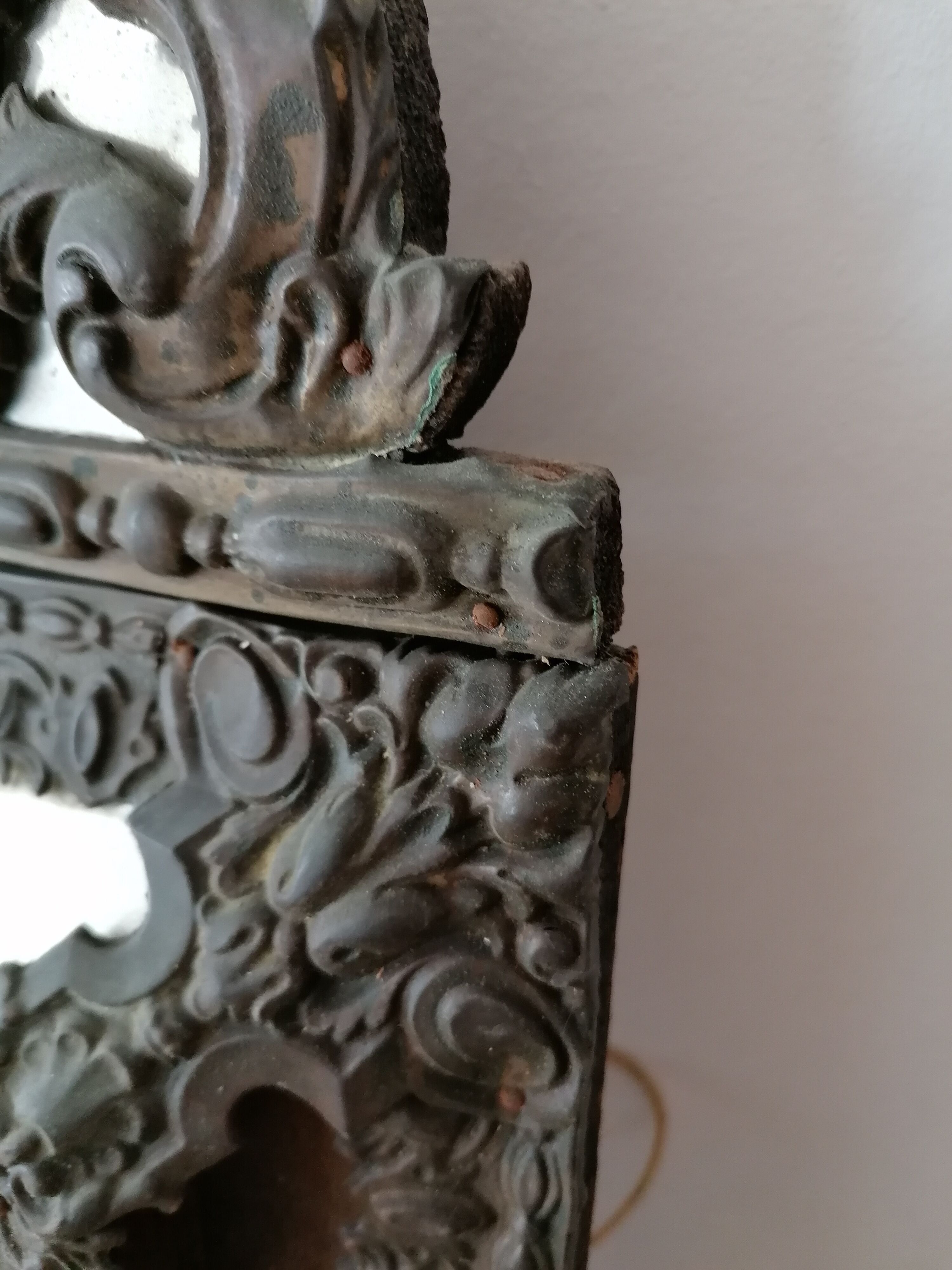 Beveled mirror  59x32cm