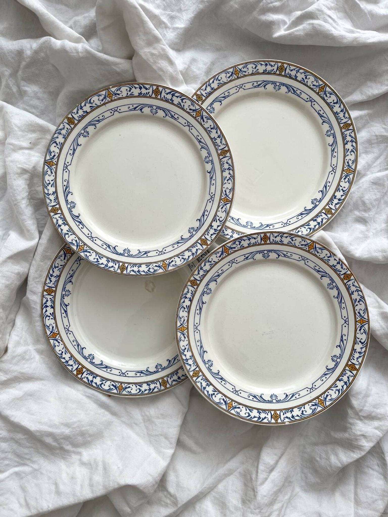 4 “Colbert” ironstone dessert plates from Creil and Montereau