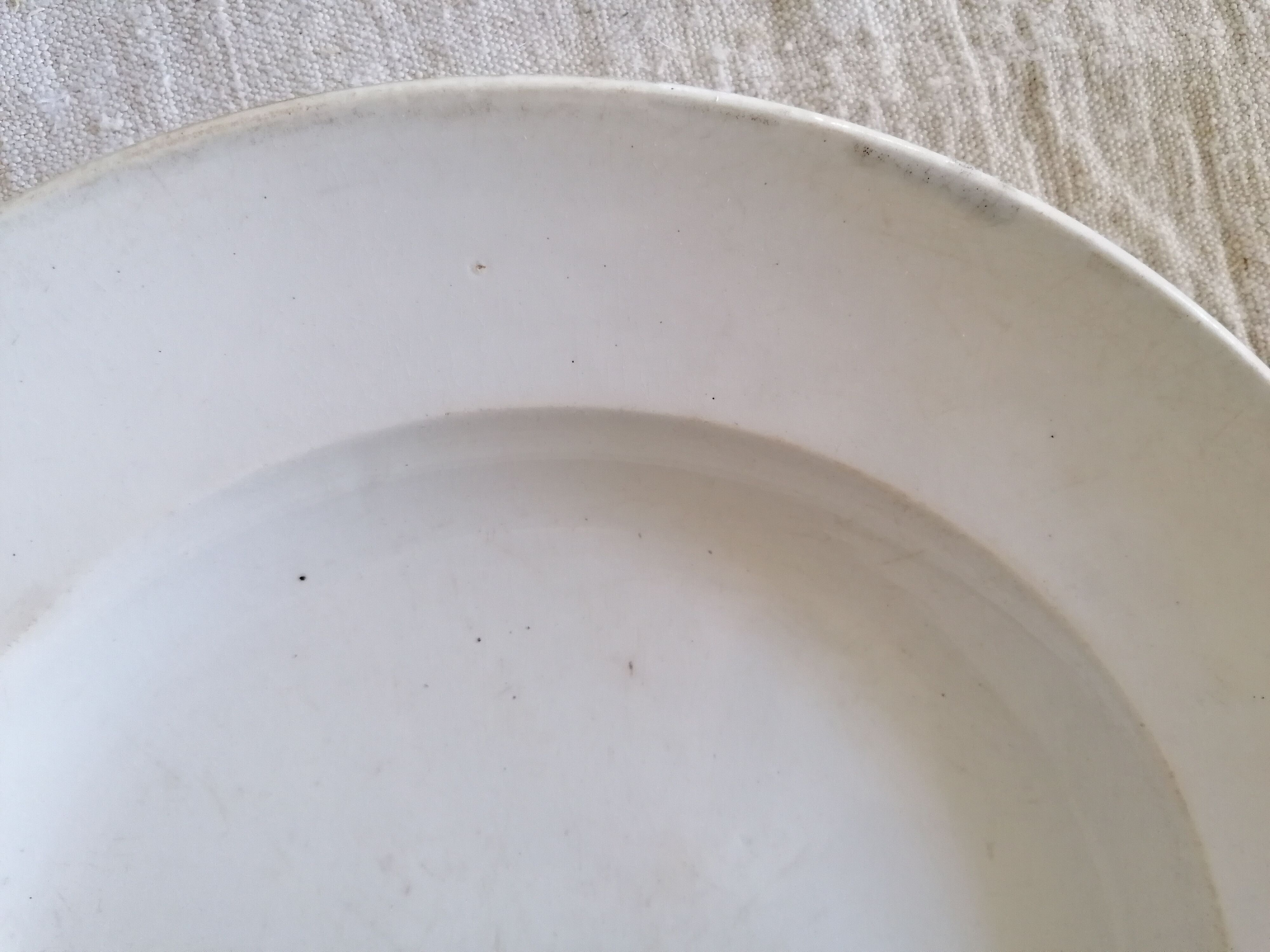 Round dish Old man Bordeaux