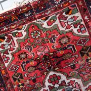 Antique 1920s Persian Hamadan rug, floral medallion, 104cm x 145cm