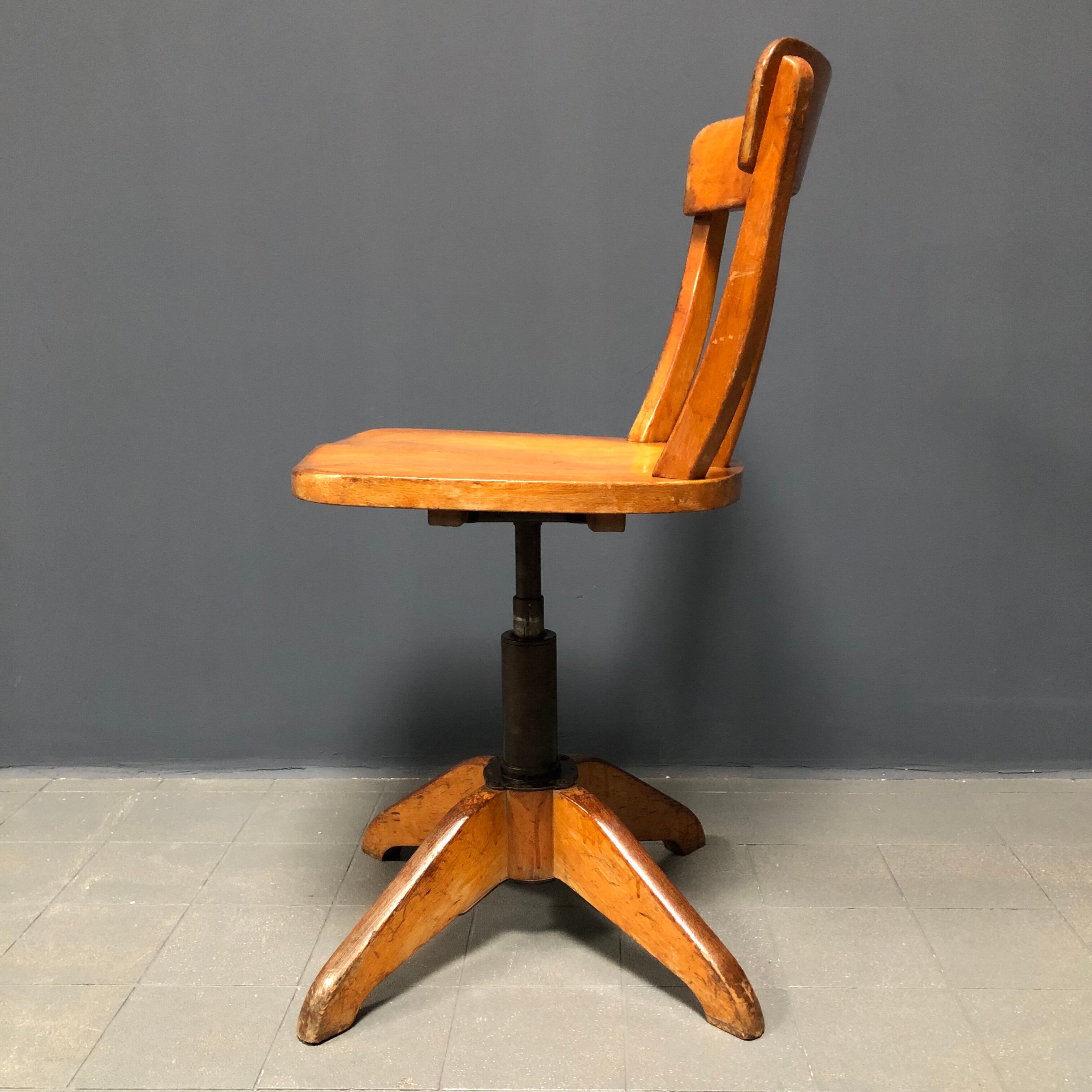 Chaise de bureau hêtre par Albert Stoll années 1940