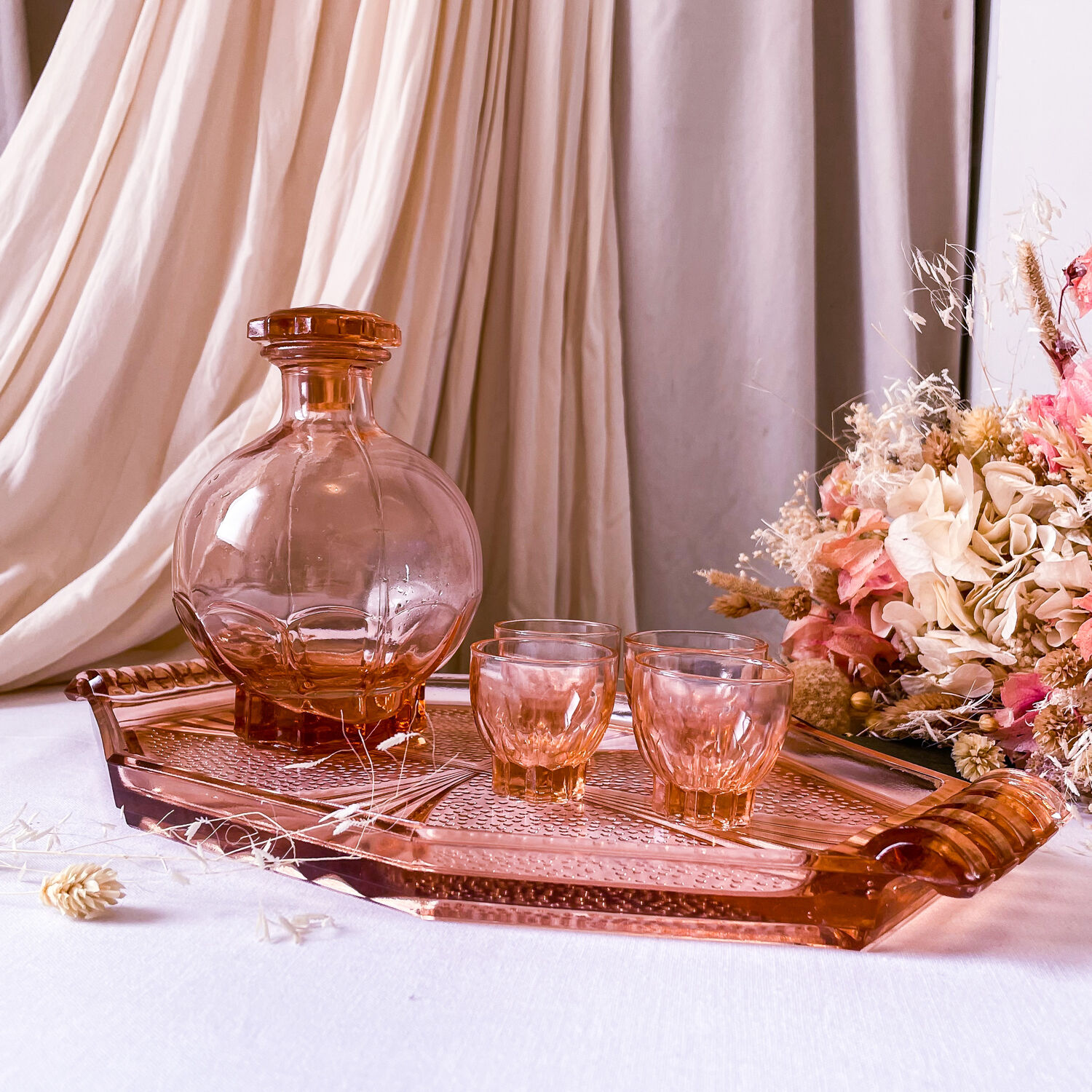 Art Deco Liquor Service