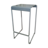 Tabouret minimaliste en acier