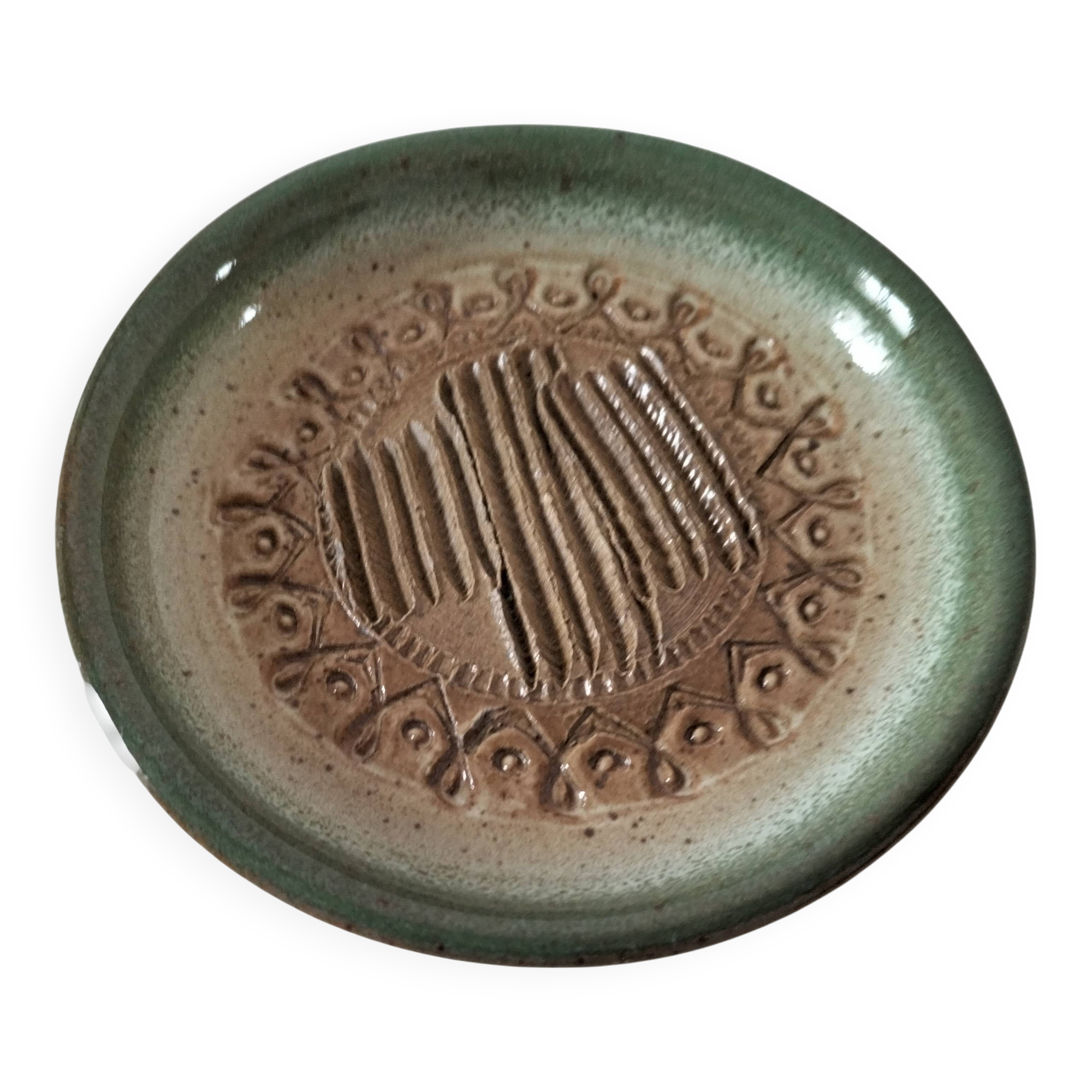 Signed stoneware bowl from Puisaye, relief decoration.