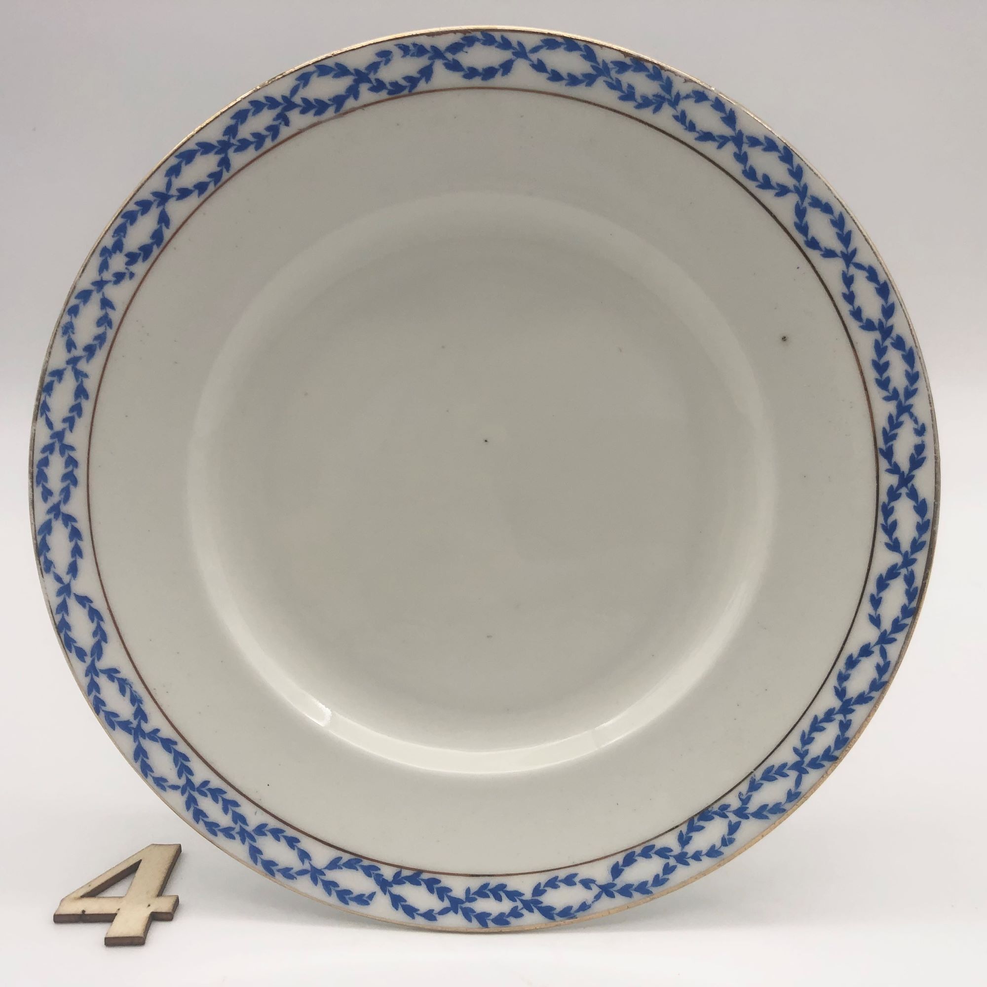 6 dessert plates stamped "osborne-england"