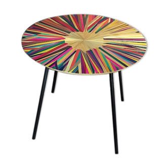 Round coffee table in straw marquetry