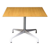 Table à manger Eames à base segmentée par Vitra - Plateau carré en chêne sur mesure