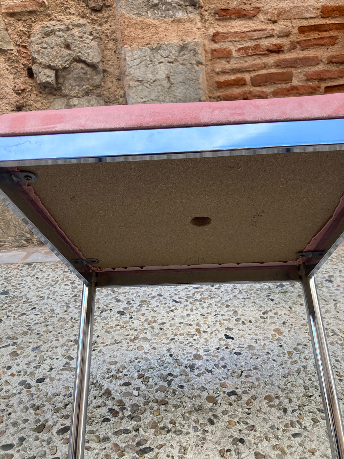 Chaise chrome et velours rose