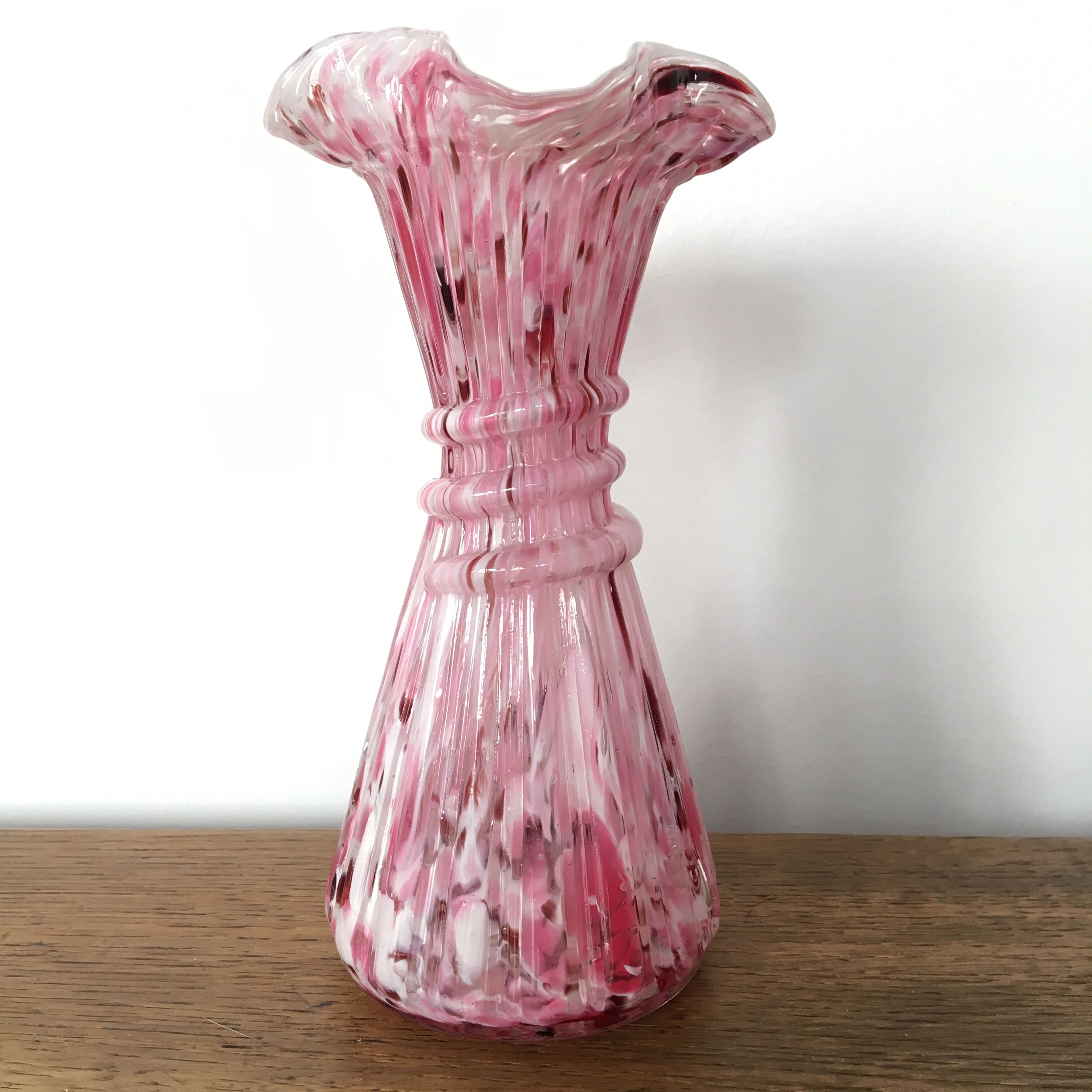 Vase verre de clichy moucheté  rose