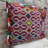 Magnifique coussin Kilim berbère vintage du Maroc