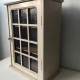 Medicine wardrobe glazed braces