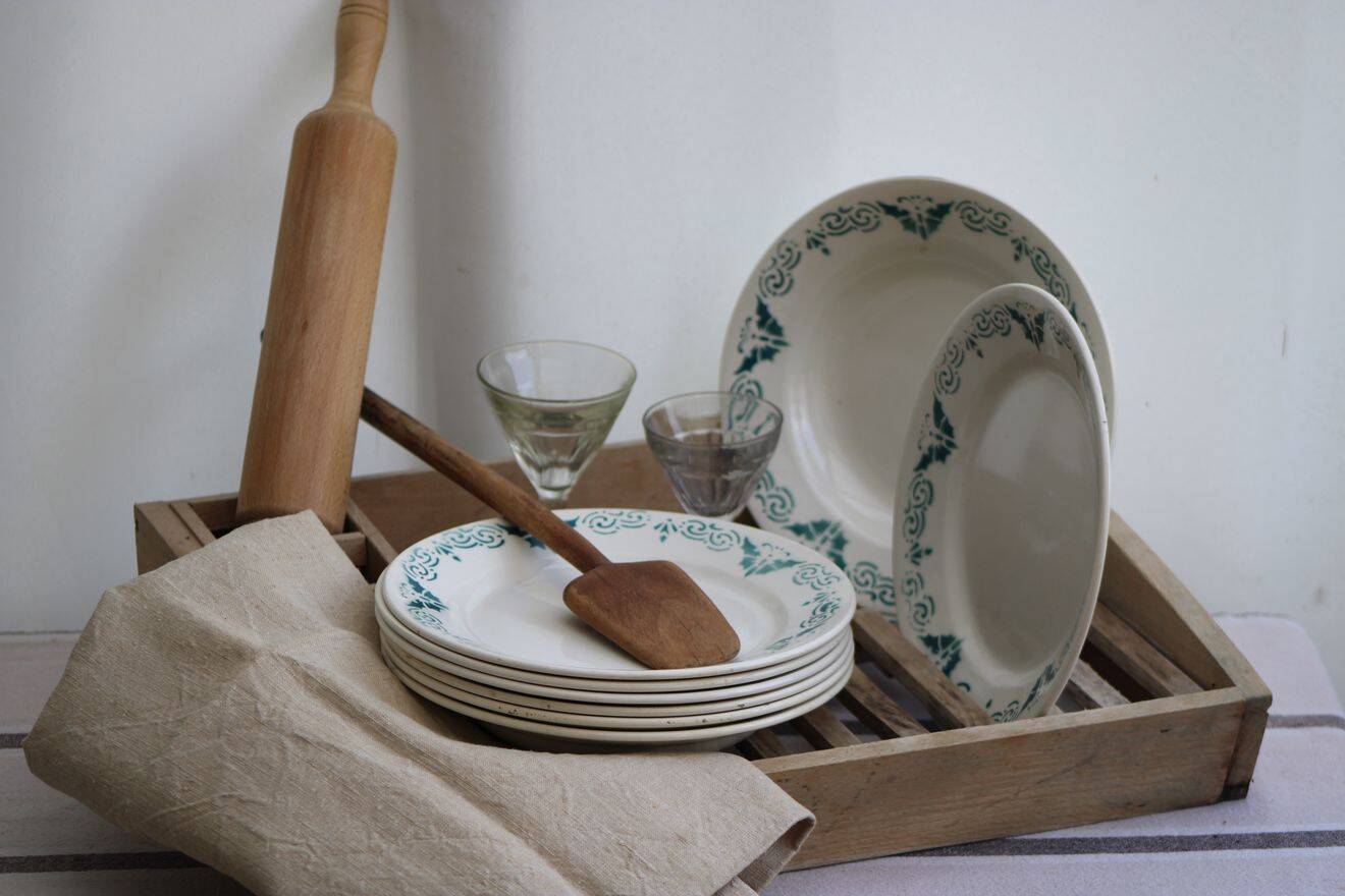 set of 8 ceramic plates "butterflies"