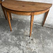 Paire de consoles demi-lune, XIXe siècle