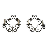 Paire d'importantes appliques décoratives en fer forgé