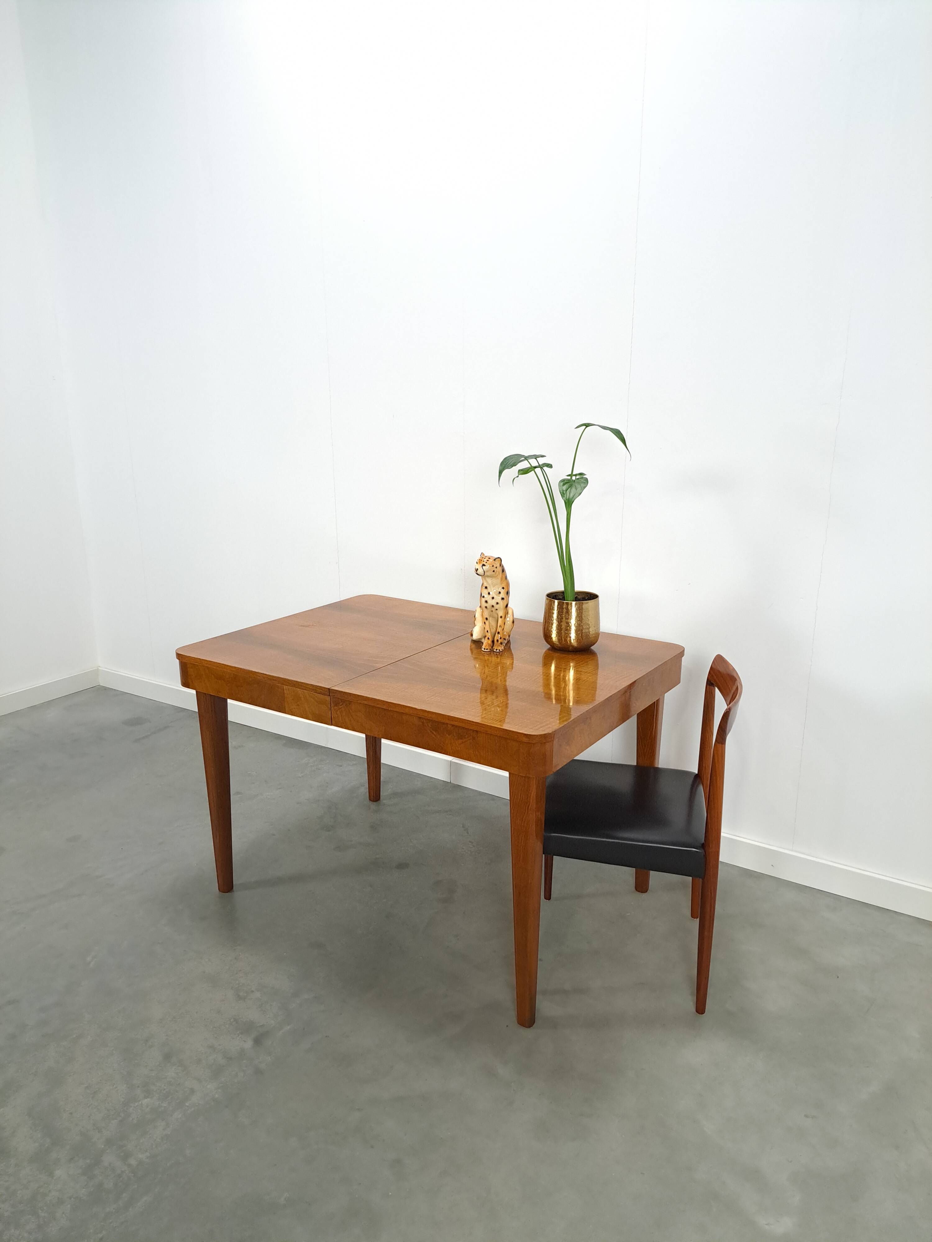 Table de salle à manger extensible design vintage Halabala