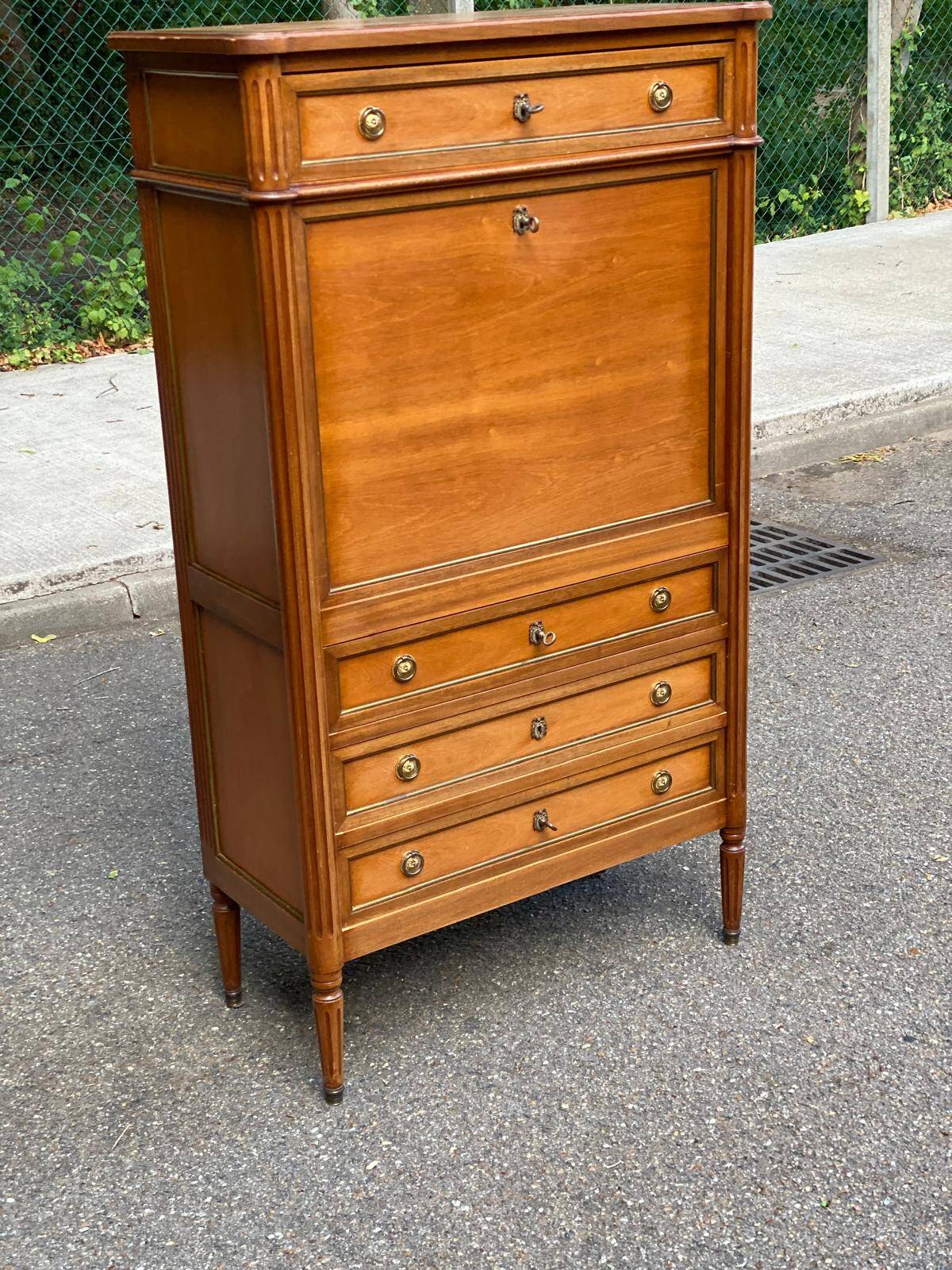 Secretary with drop-leaf in Louis XVI style, made of solid wood and brass, desk/commode.