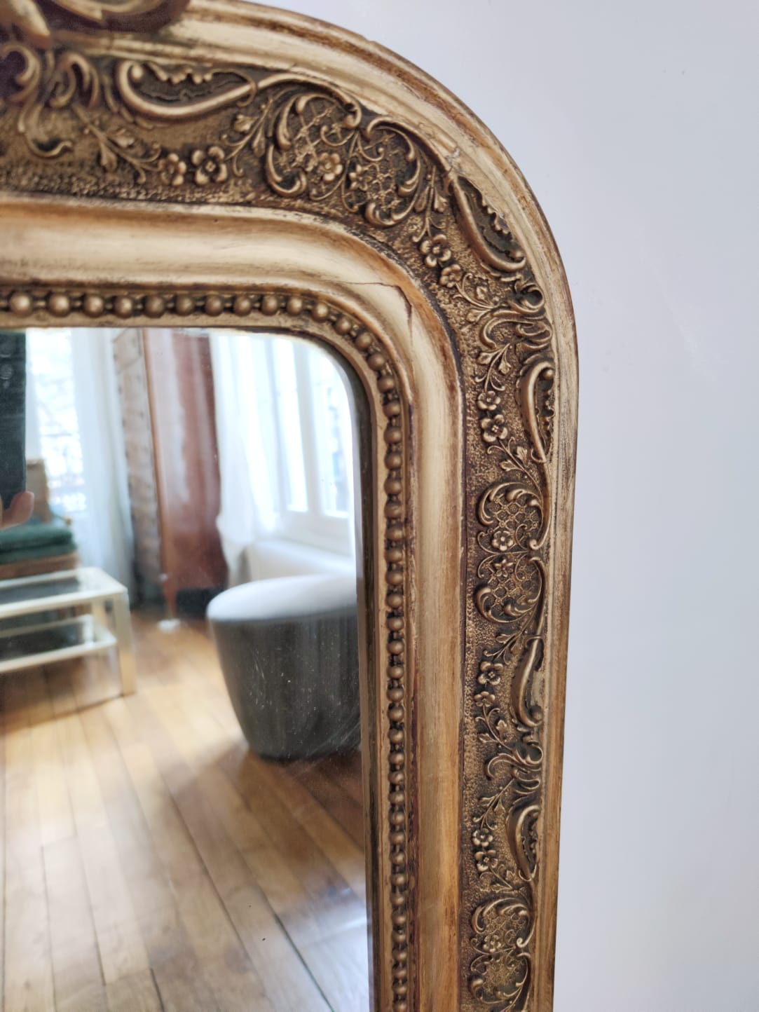 Ancient mirror with golden pediment - 117x76cm