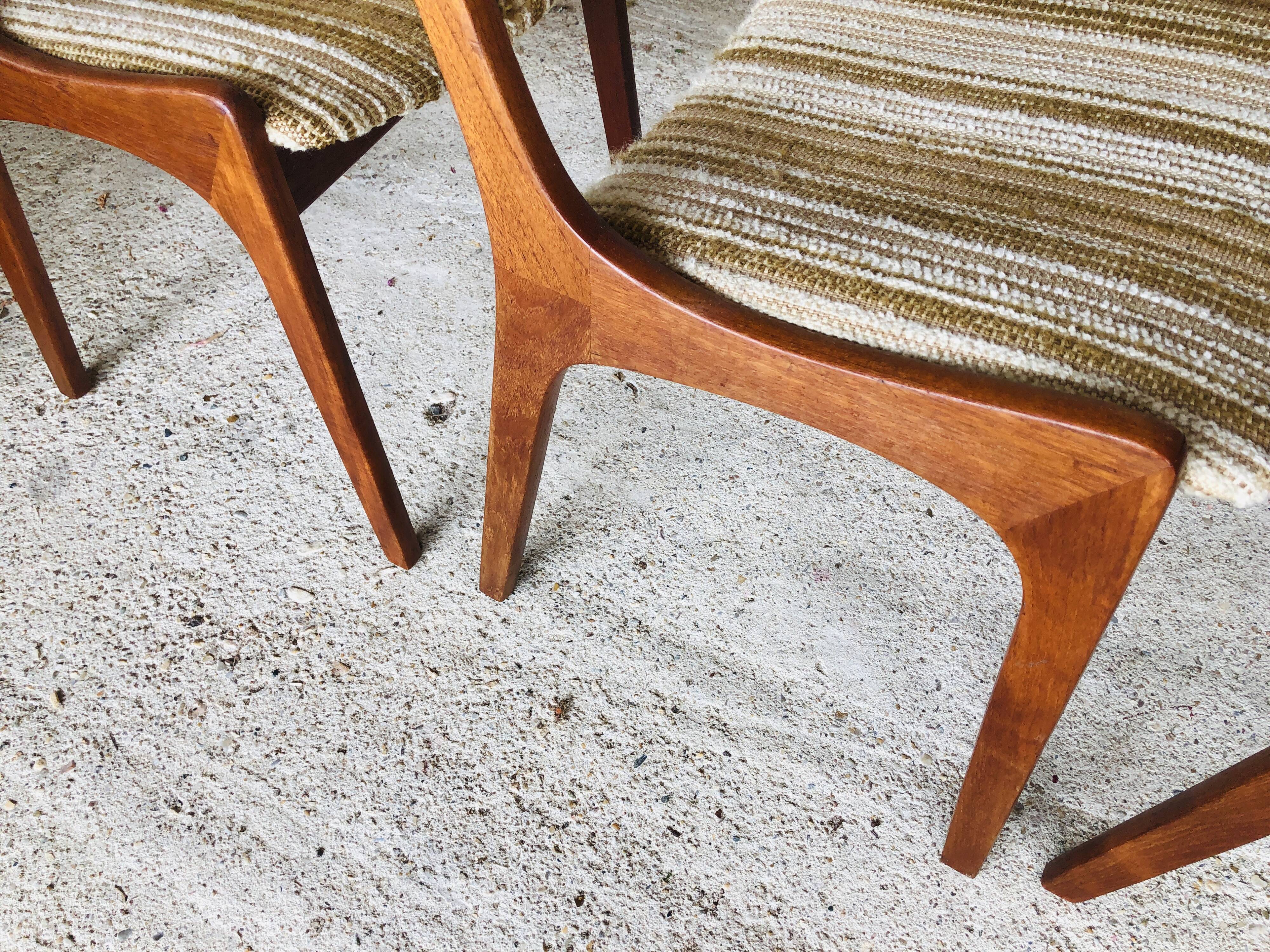 Set Of 4 Vintage Teak Chairs By R Huber Co Circa 60 S Selency