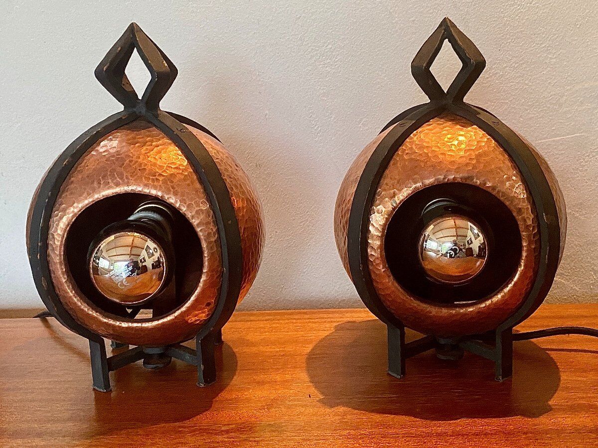 Paire de lampes art déco en dinanderie