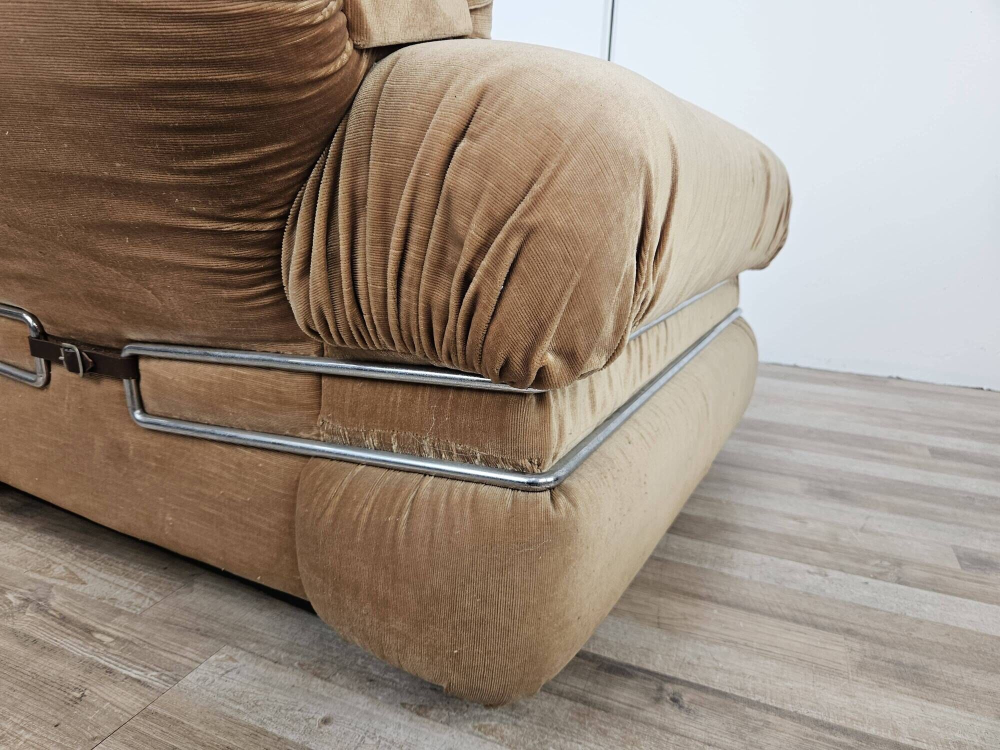 Fauteuil en tissu et acier tubulaire, années 1970