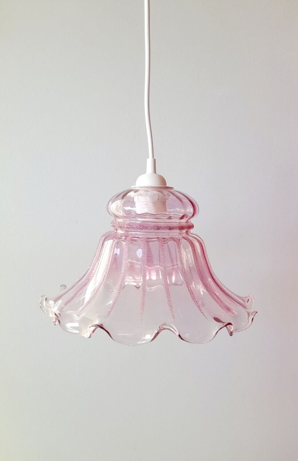 Pink glass pendant lamp