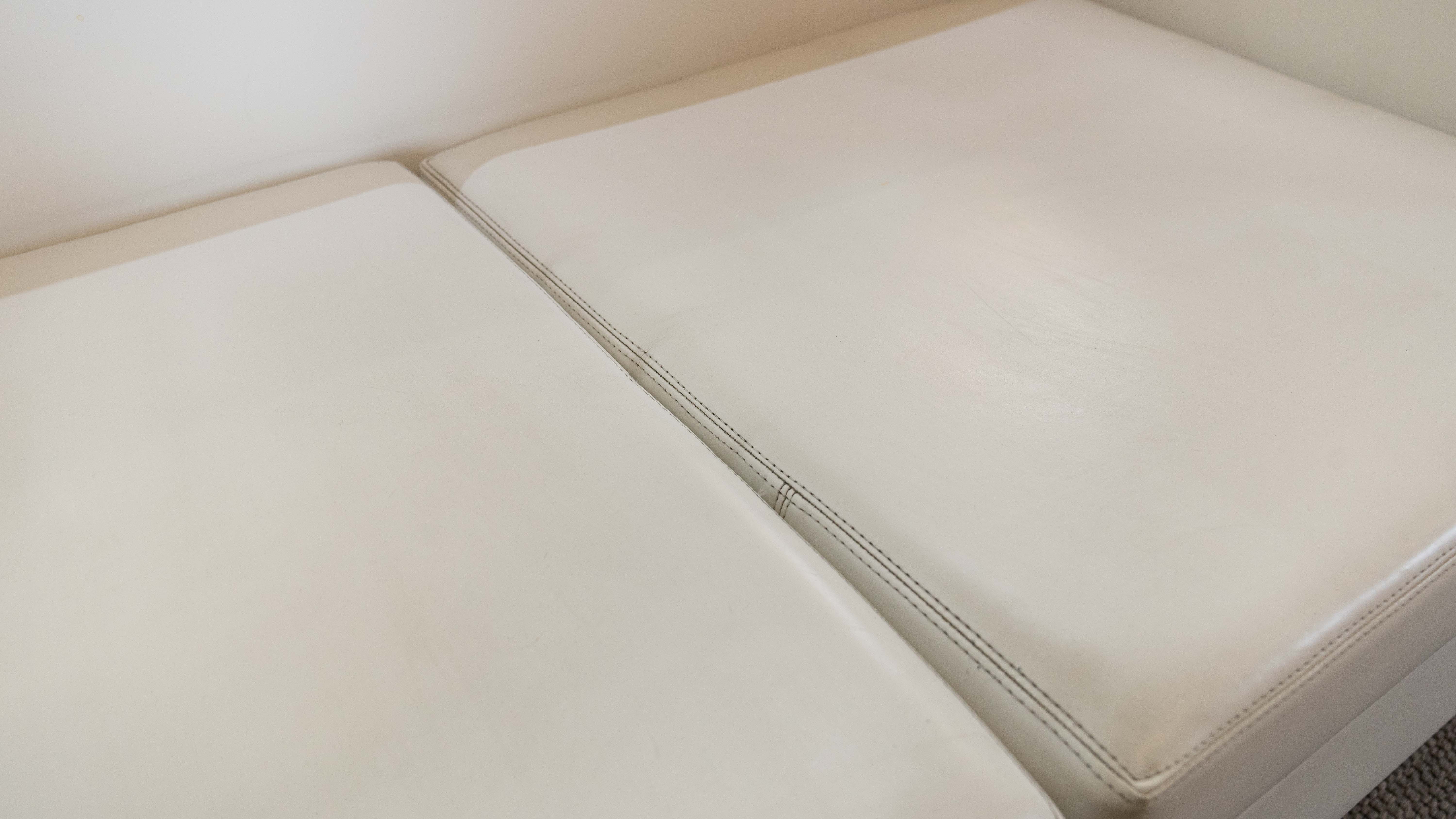 Throw Away sofa by Willie Landels for Zanotta 1965 in white vinyl