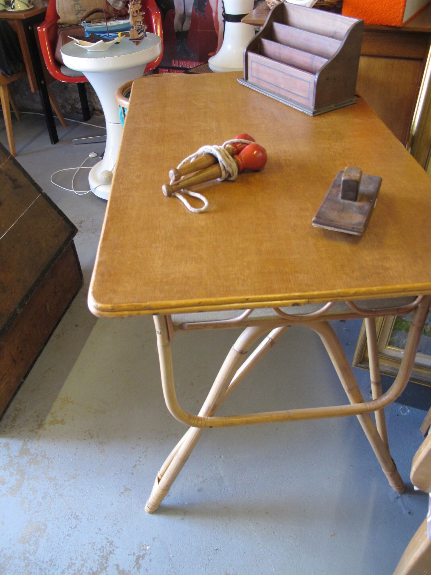 Bureau vintage en rotin
