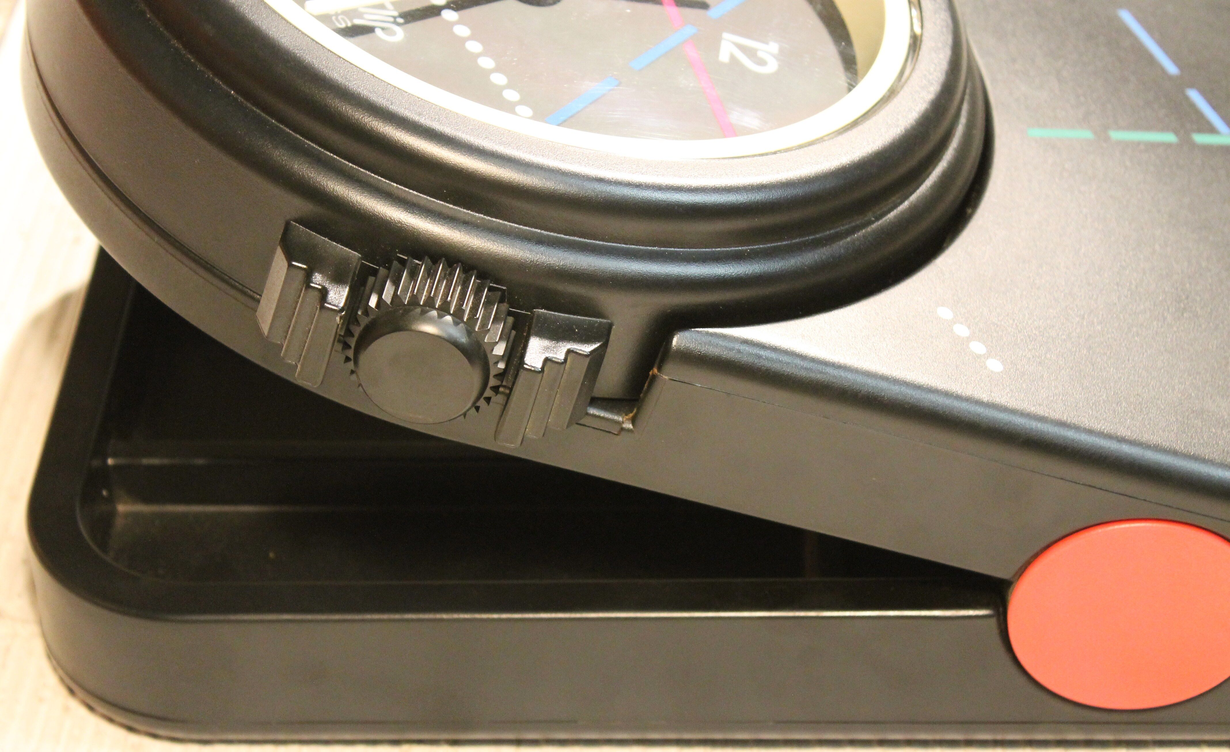 The 80s clip wall clock