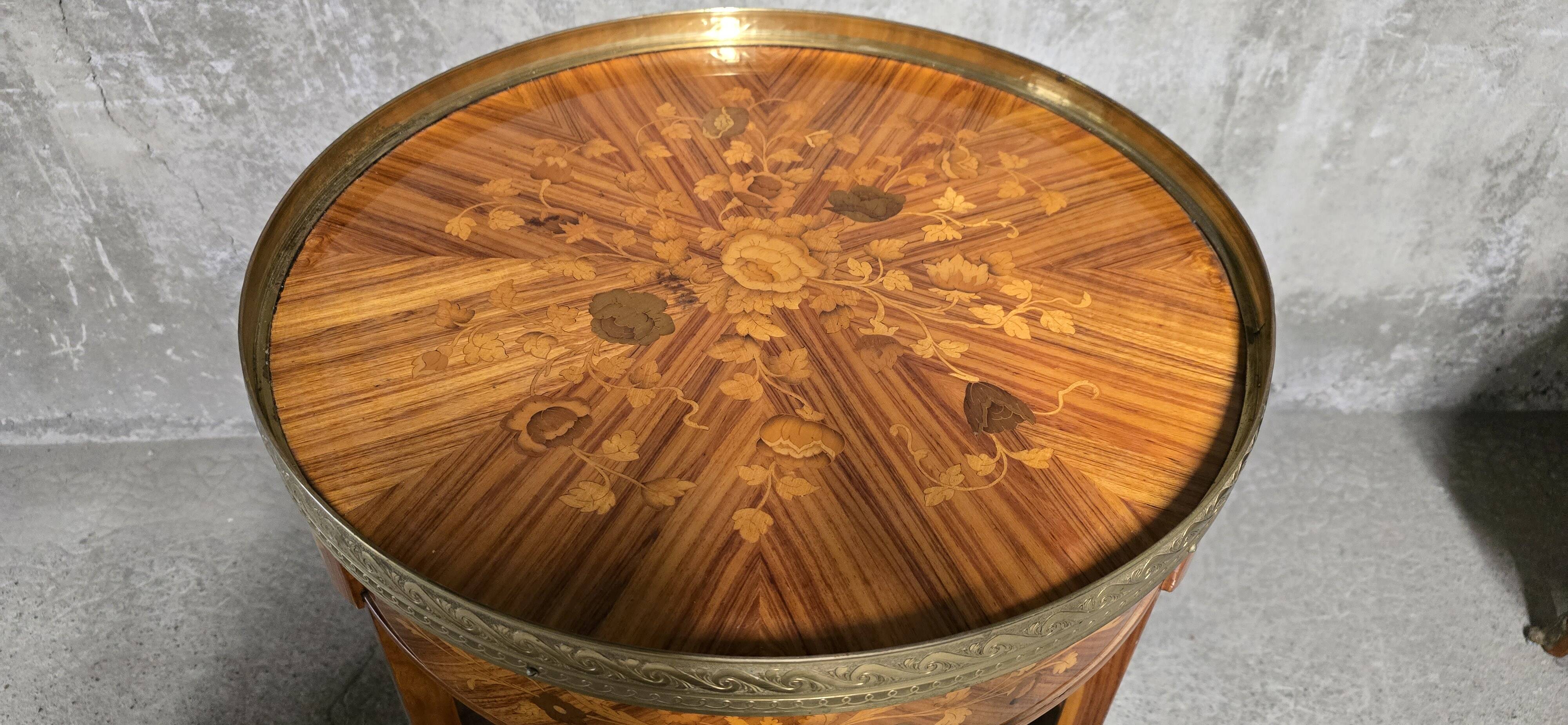 Marquetry-decorated gueridon – 20th century