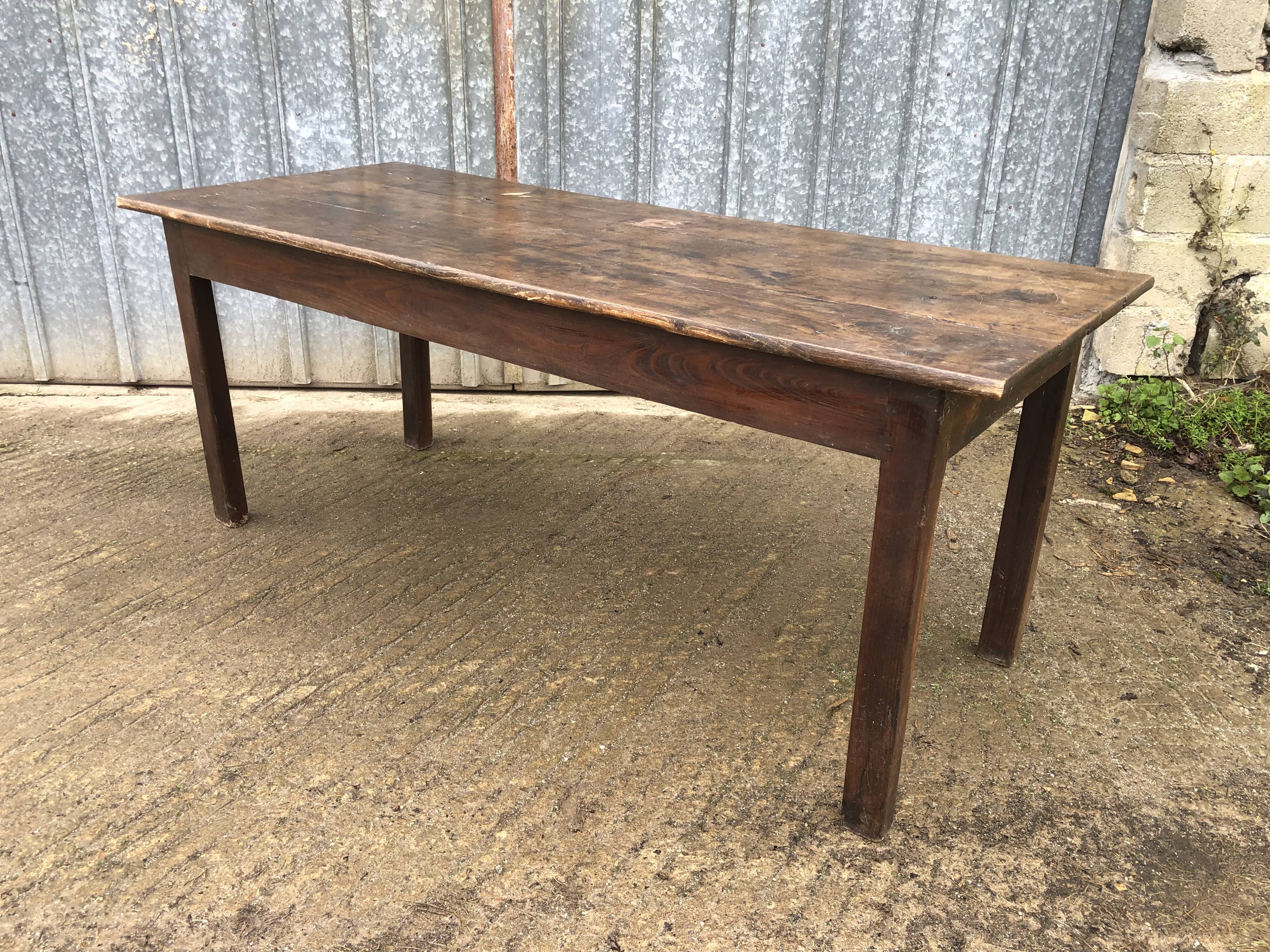Rustic antique farmhouse table in solid oak with 1 drawer.