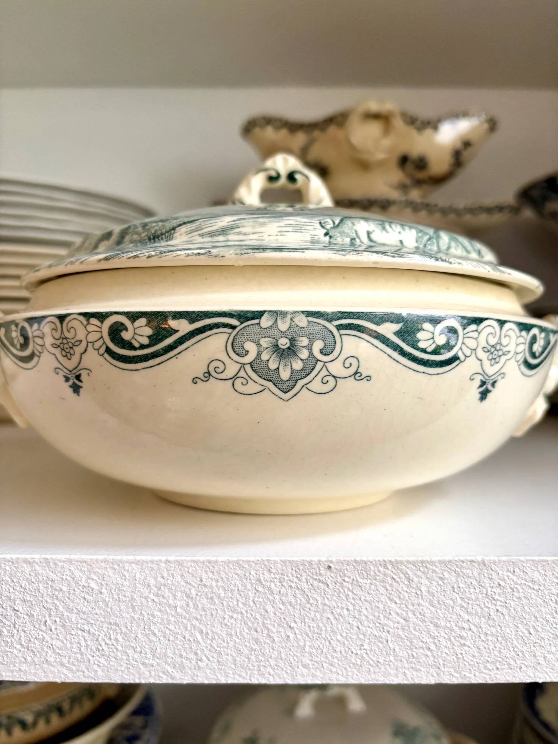 Petite soupière Salins en terre de fer, service "Delft"