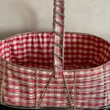 Iron basket and red vichy
