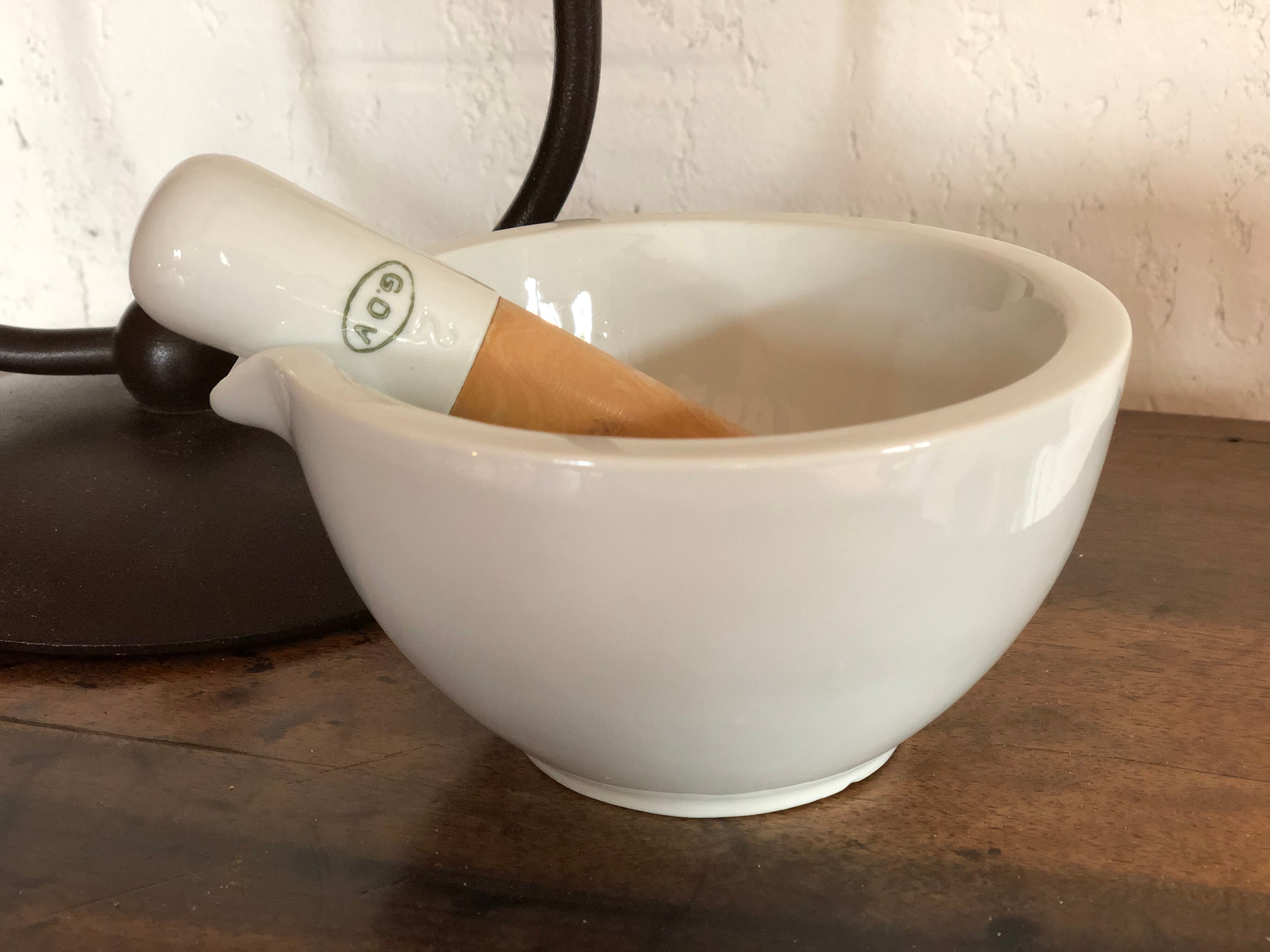 Porcelain mortar with pestle