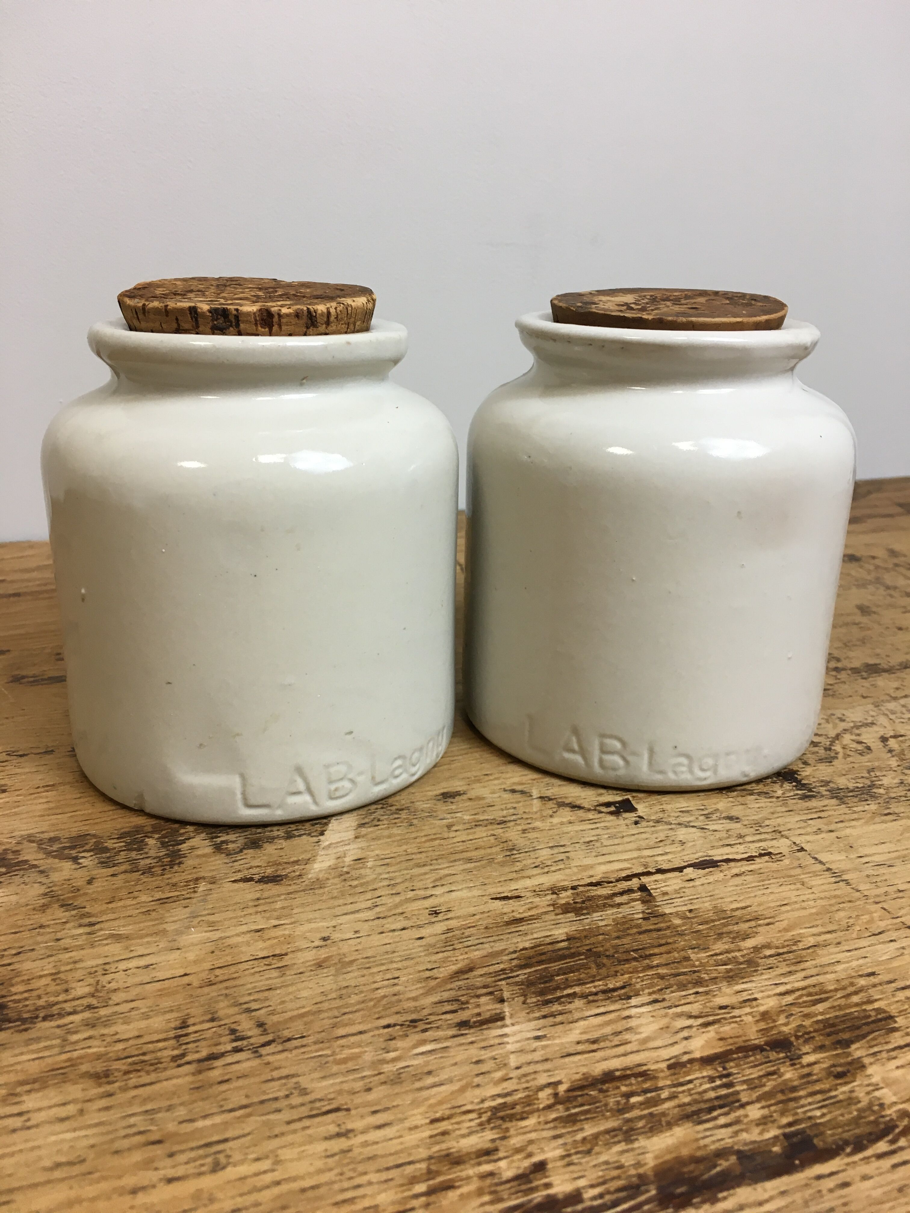 Set of 2 mustard jars in white varnished stoneware
