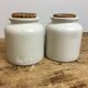 Lot de 2 pots à moutarde en grès vernis blanc