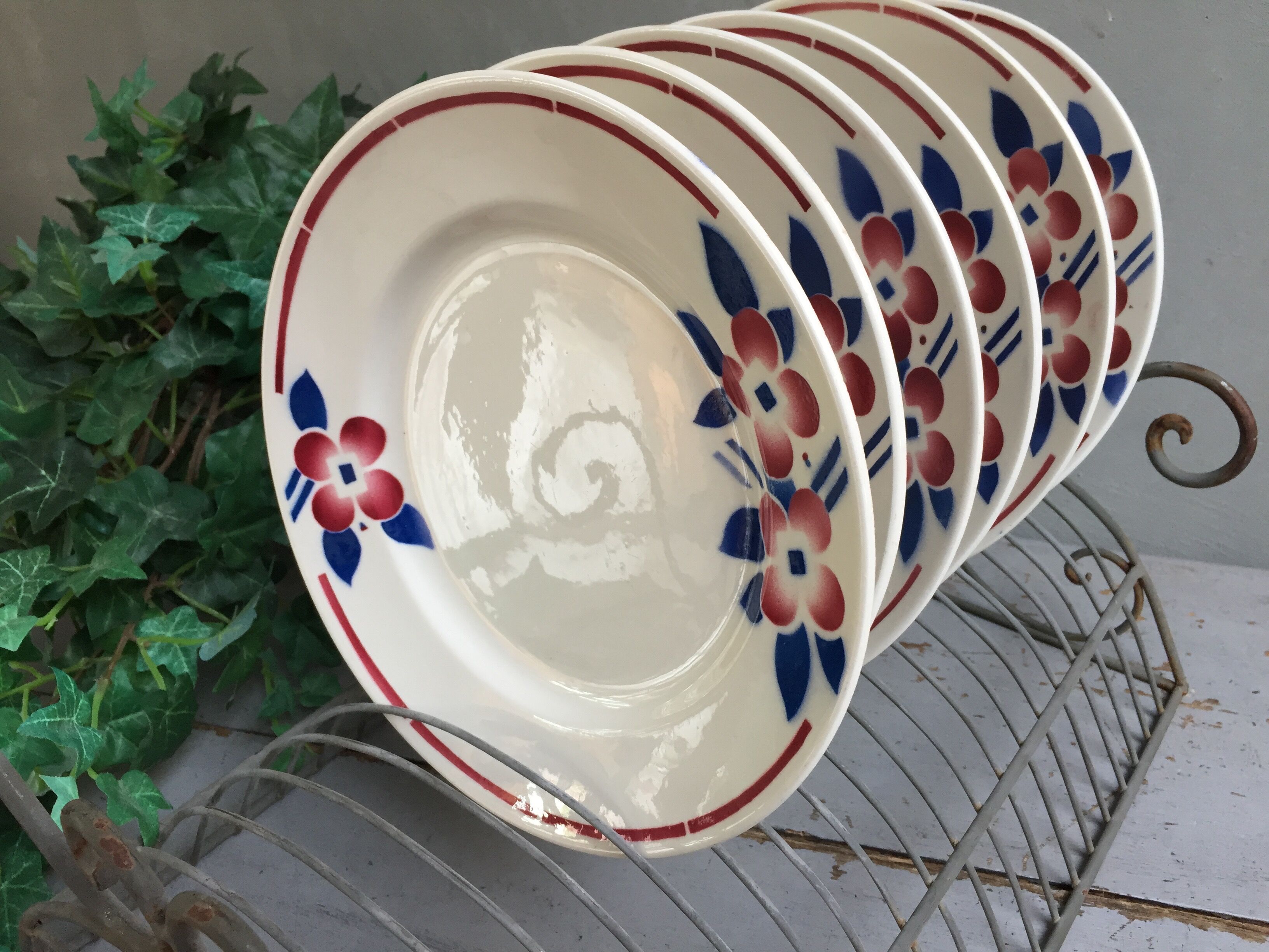 6 flat plates of St Amand