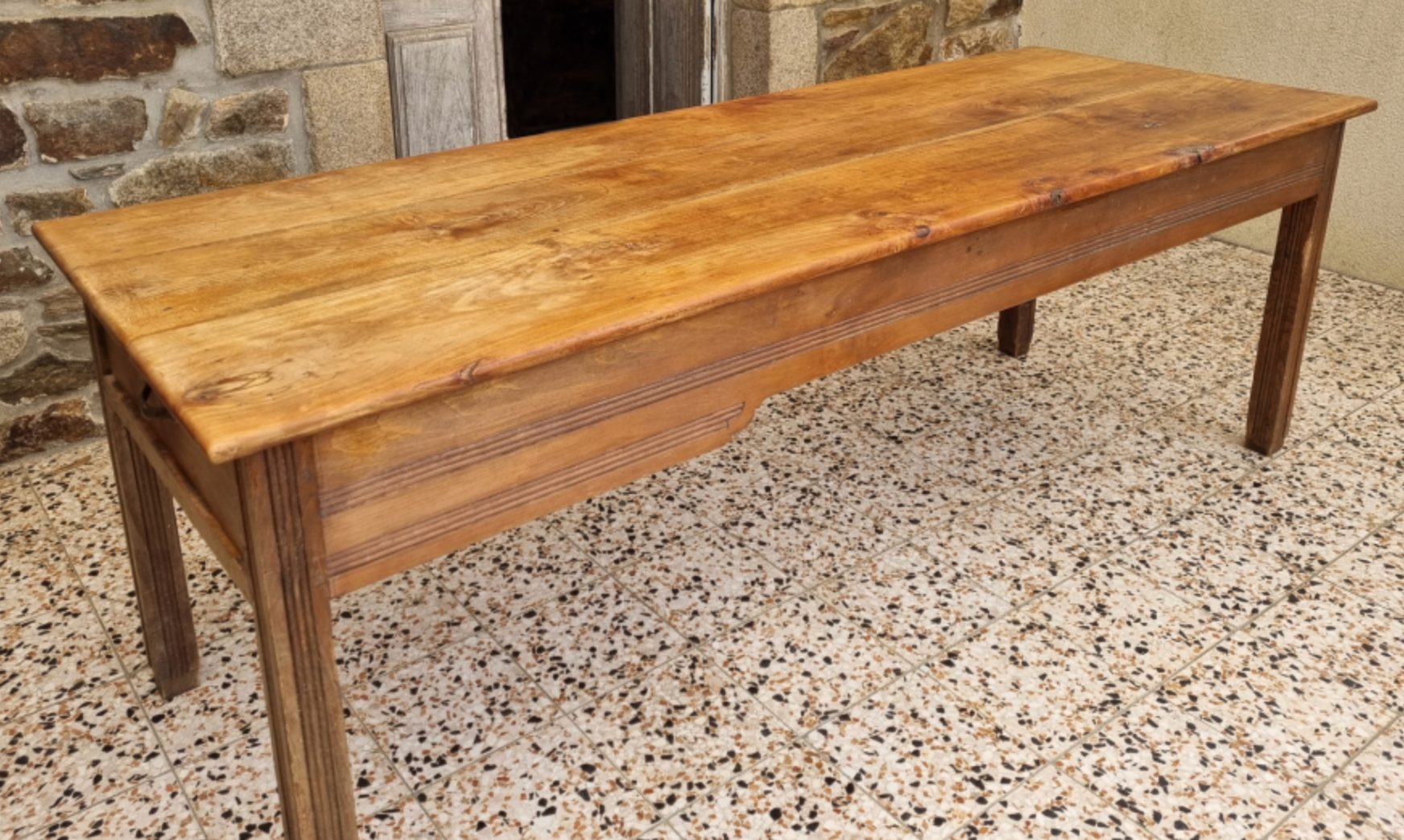 Solid oak farmhouse table, a drawer, vintage, early twentieth century.
