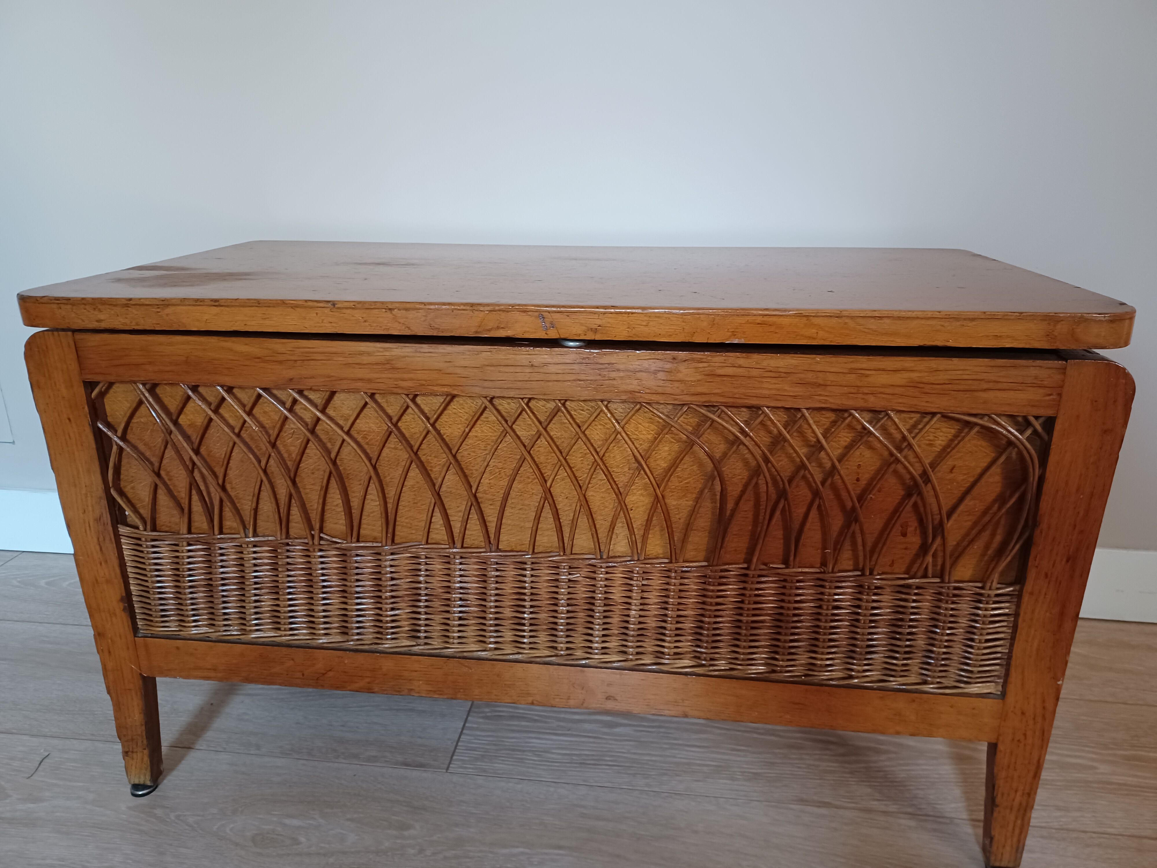 Coffre à jouet bois et rotin vintage