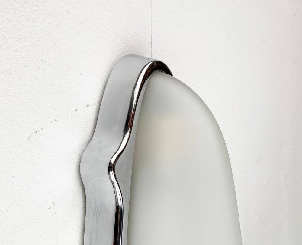 Geco wall light for indoor and outdoor use, postmodern Italian design by Luciano Pagani and Angelo Perversi for Arteluce, 1990s.