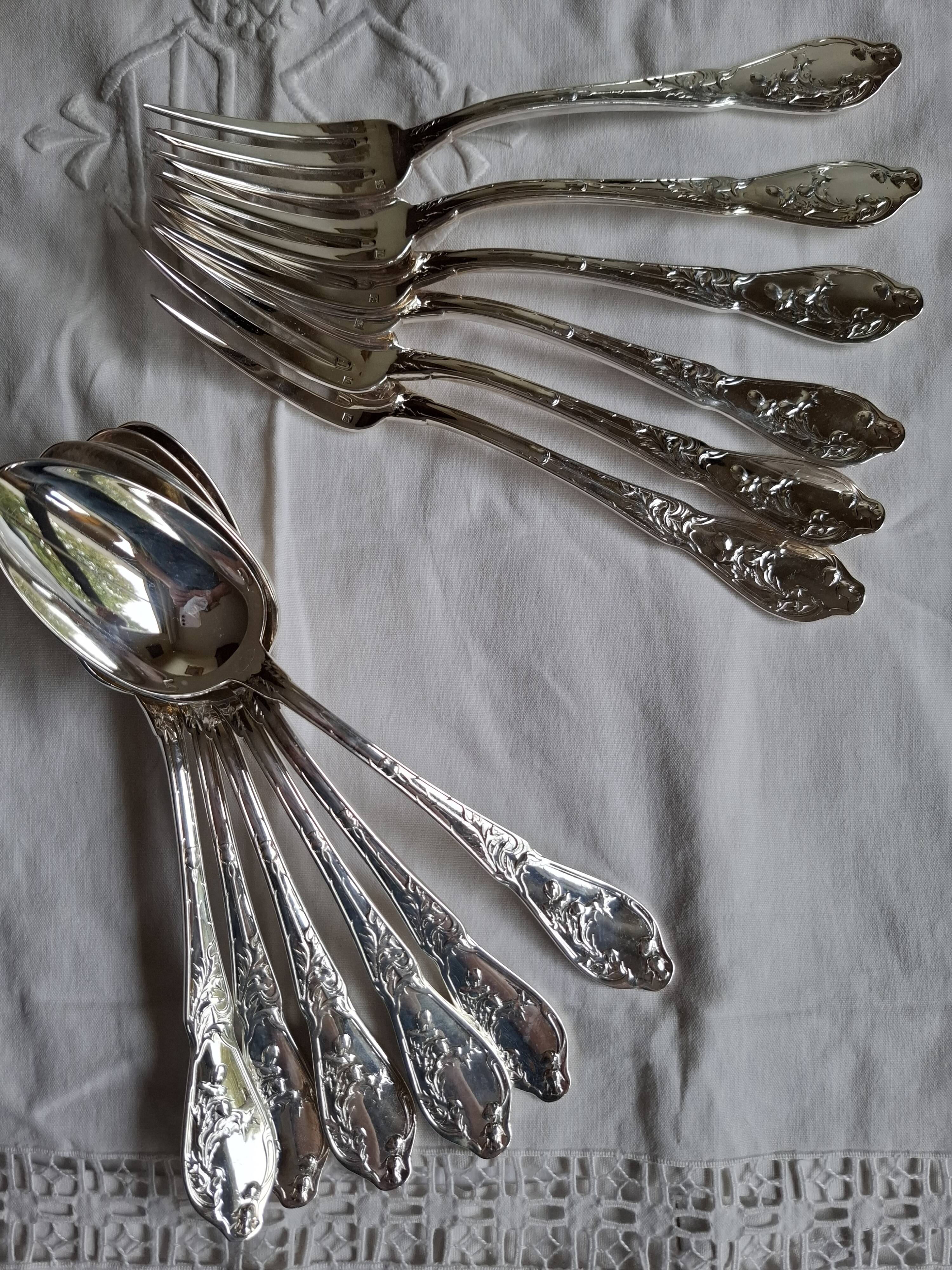 12 Art Nouveau silver-plated cutlery sets with thistle motifs