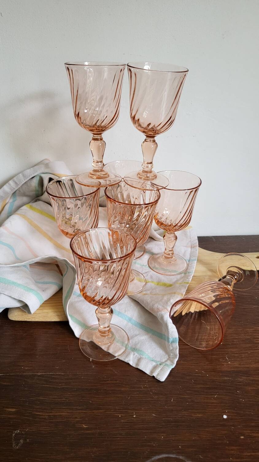8 Rosaline stemmed glasses