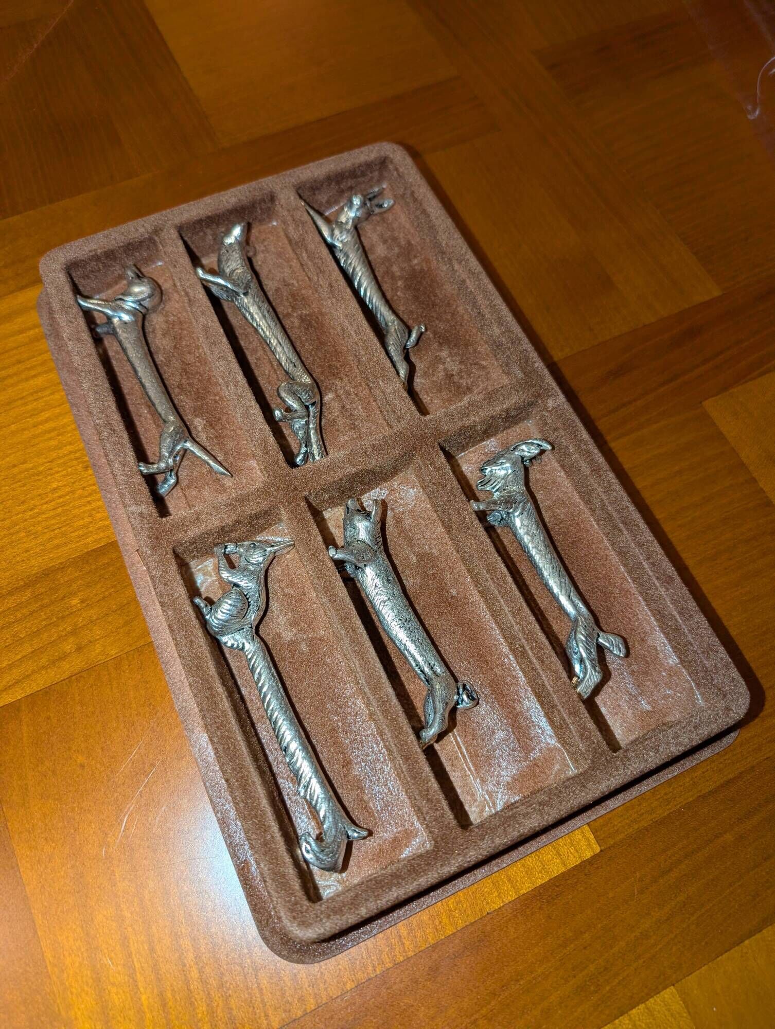 Set of 6 animal-shaped silver-plated knife rests