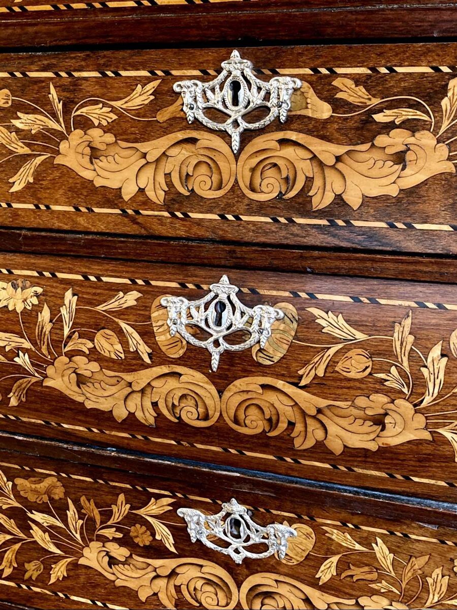 Petit secrétaire en commode hollandais du XVIIIe siècle