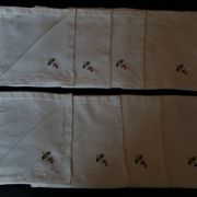 Linge de table nappe ronde huit serviettes dentelle de Luxeuil lin