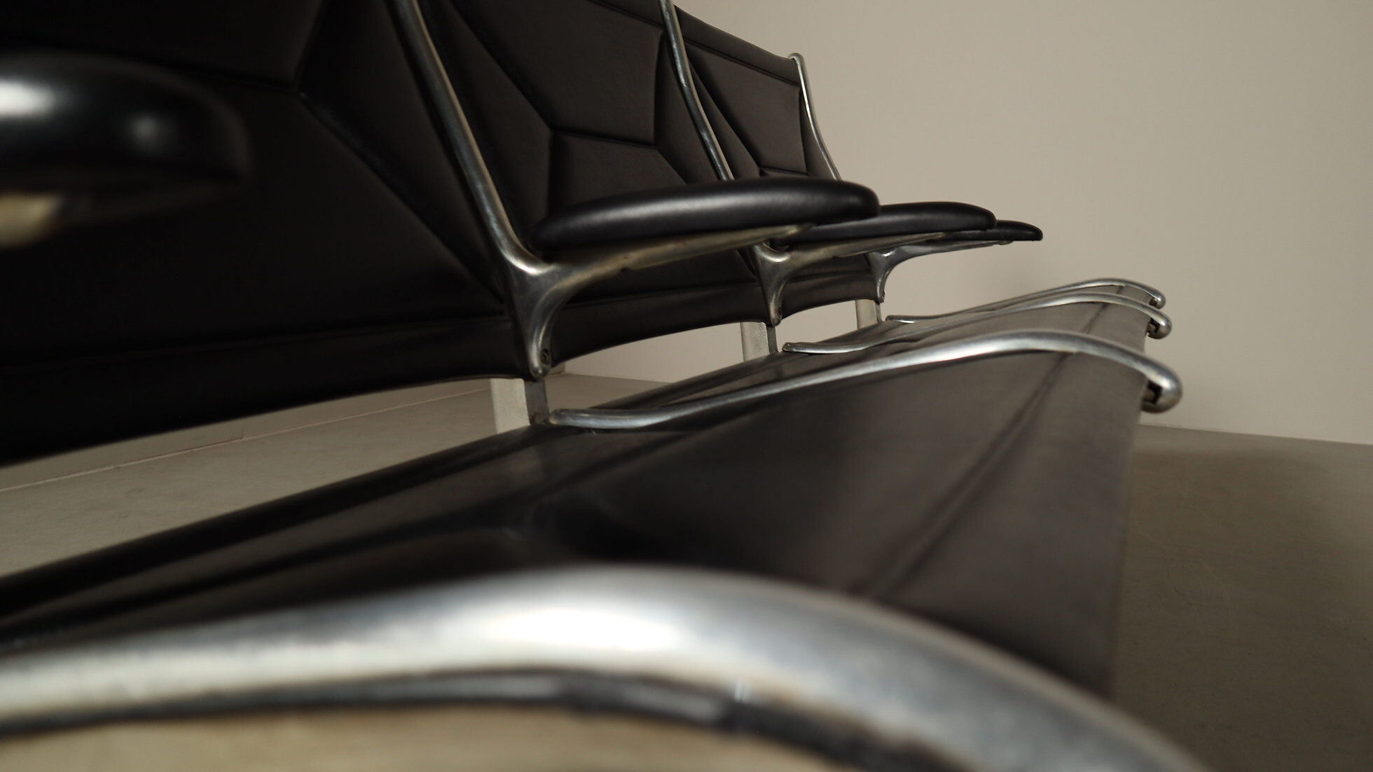 Tandem Sling bench by Charles & Ray Eames, 1962