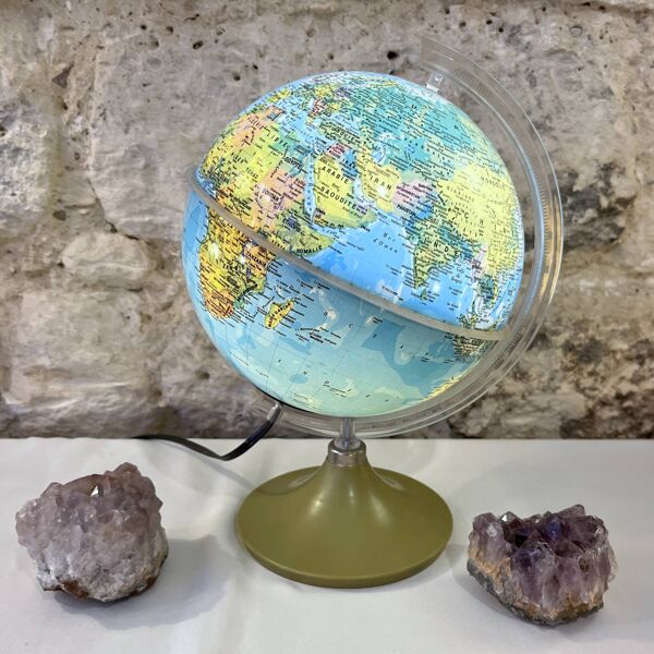 Mappemonde, globe terrestre lumineux ancien vintage